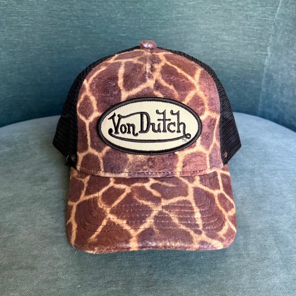 Stylish Von Dutch Velvet Giraffe Print Trucker Hat NWT